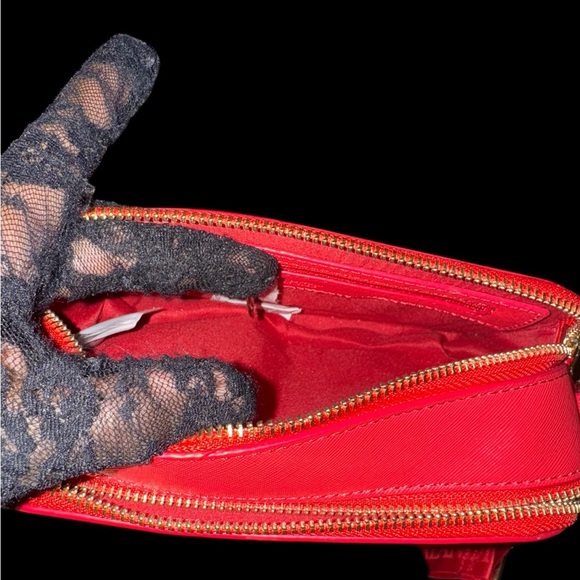 New VALENTINO ORLANDI Studded Guitar Strap DZip Camera Bag in Red, Cream or Blue - Picture 9 of 11